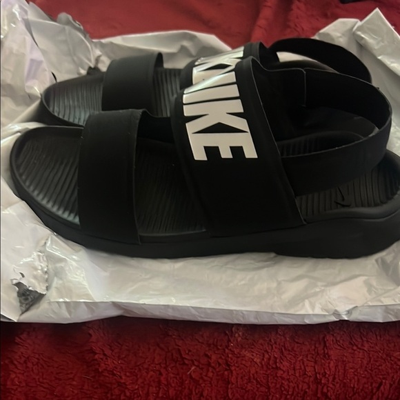 Nike Black Sandals Comfort Slides - Picture 2 of 9